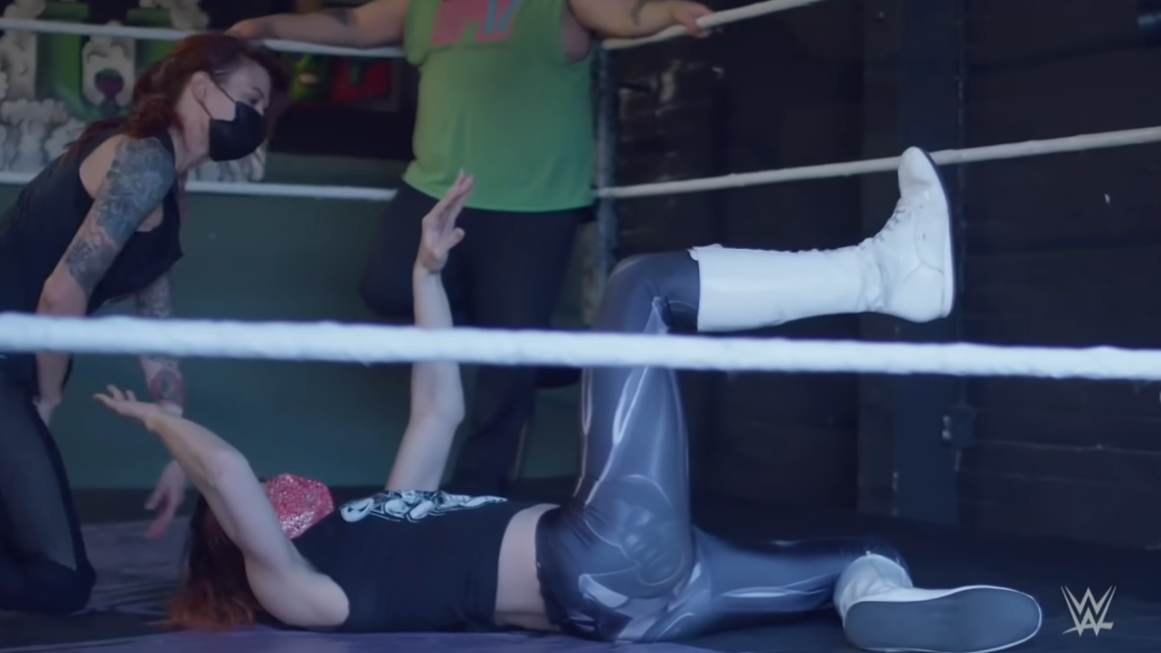 Watch Dark Sheik help Lita train for her in-ring return against Becky Lynch